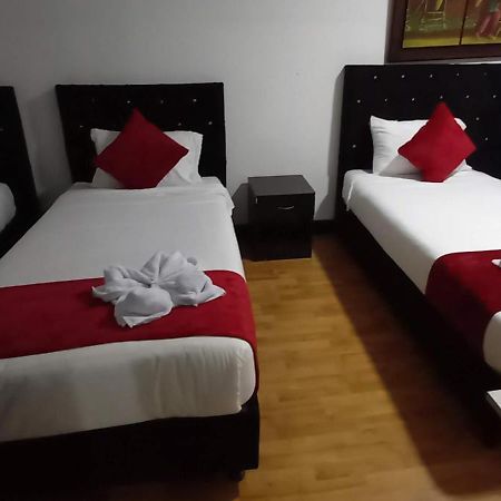 Aw Hotel American Travel Bogota Buitenkant foto